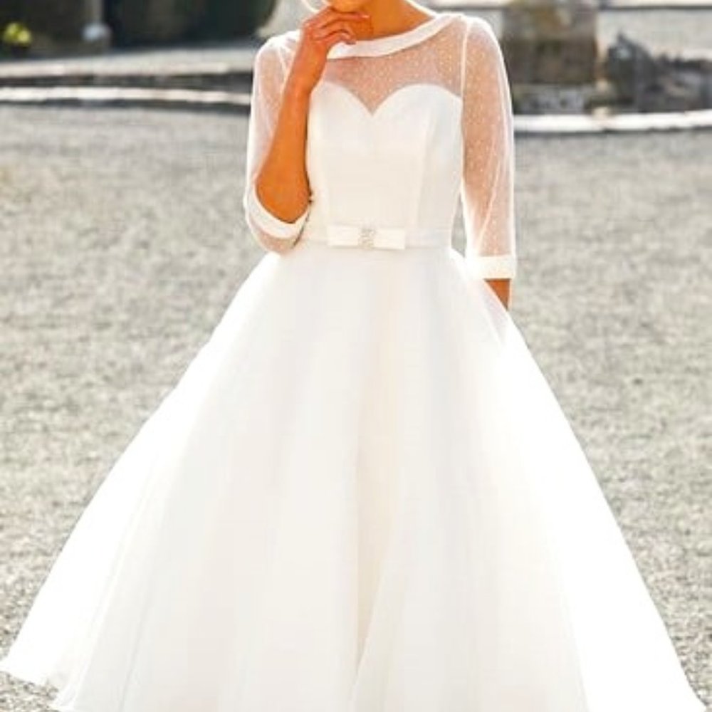 Tea-Length A-Line Bateau Neck Illusion Sleeve Bowed Tulle Cocktail/Wedding Dress